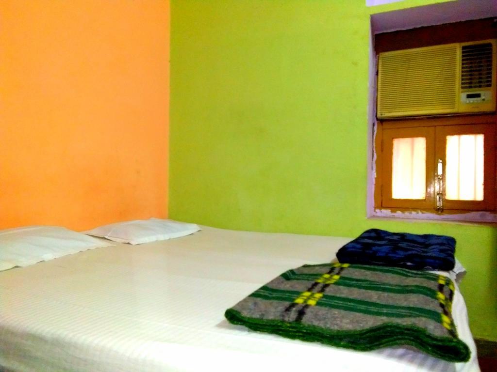Yogi Lodge - Varanasi — Photos 3